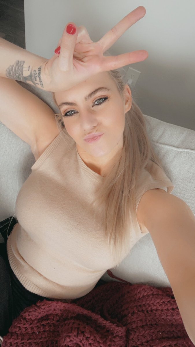 Ava_art88's tweet photo. Going LIVE on Twitch in ten minutes ๐ฅฐ
Username: @ava_art8
#twitch #femalestreamer #live #livenow #gamer #gamergirl #hotblonde #fyp #comeplay #xbox #xboxlove #gamer https://t.co/fB9thRK96q