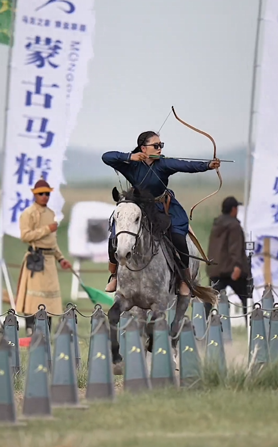 StudyPapa's tweet image. 鏑流馬（やぶさめ）のルーツはモンゴル？たぶん、元寇の時に侍が学んだのか。何となく時代も似ている。
facebook.com/share/v/cHsa1S…