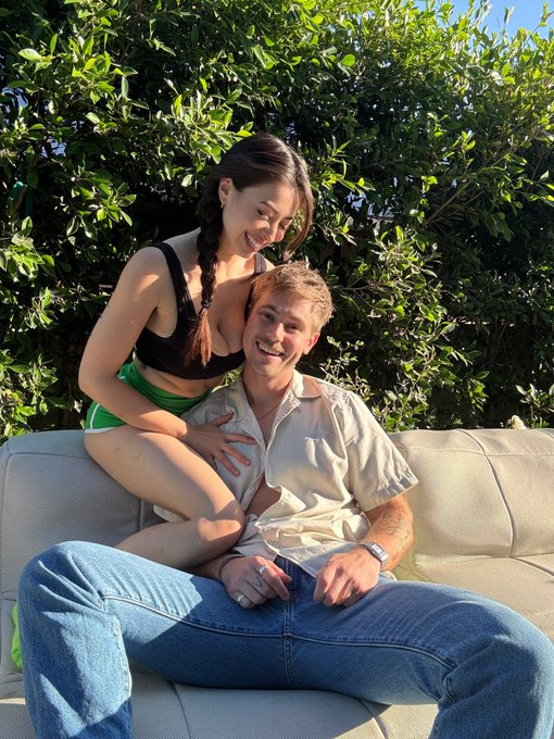 Watch Jak Knife 🔪's leaked NSFW photo on TwXstars