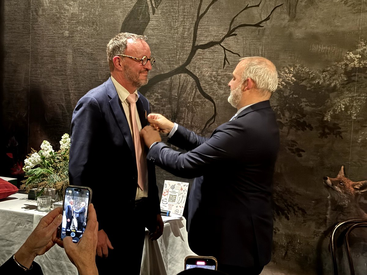 AmbPAImbert's tweet photo. Proud to launch #GoodFrance with Master chefs Philippe Mouchel, Gabriel Gaté, Pierrick Boyer, Christian Maier, Alexander McIntosh and Scott Pickett, whom I awarded the Order of Agricultural Merit on behalf of the French government for their contribution to 🇲🇫 gastronomy https://t.co/jLKW1eXiVi