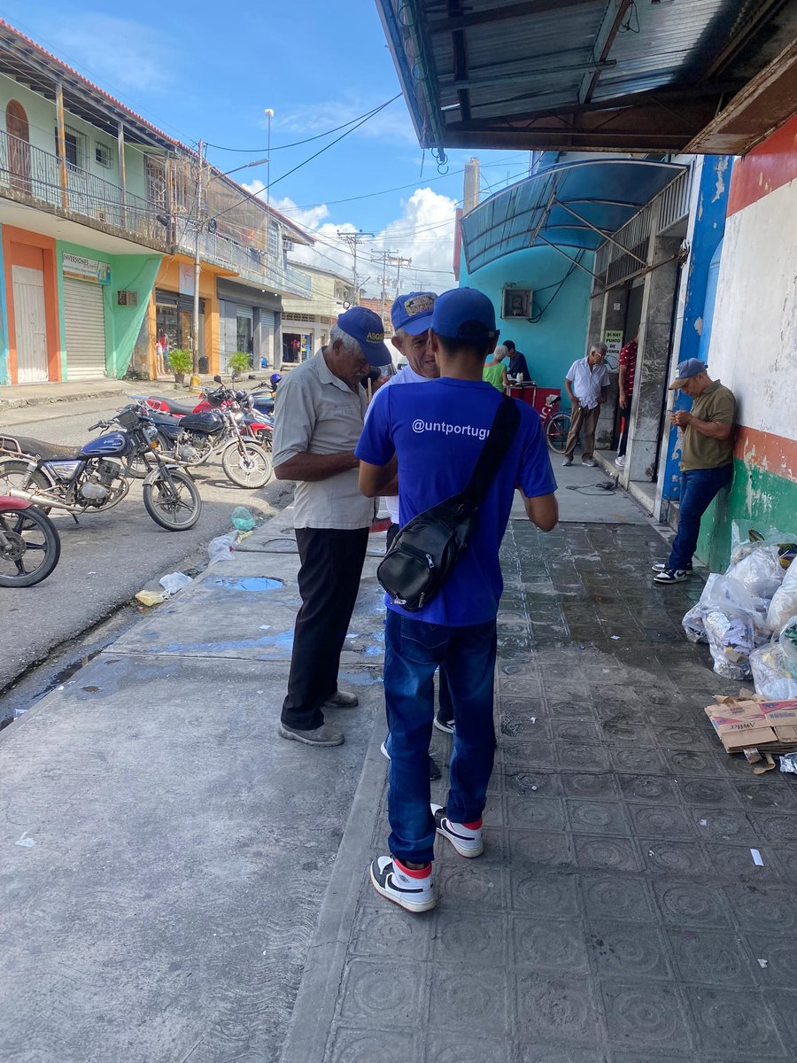 a_andres8a's tweet photo. Recorrido de la Juventud por el centro de Túren - Portuguesa 
Difundiendo y orientando a los ciudadanos para las próximas elecciones este 28J.

@jdsportuguesa @JDS_UNT @untportuguesa 
#volanteo 
#EdmundoPresidente 
#28J https://t.co/46UgSHIStp