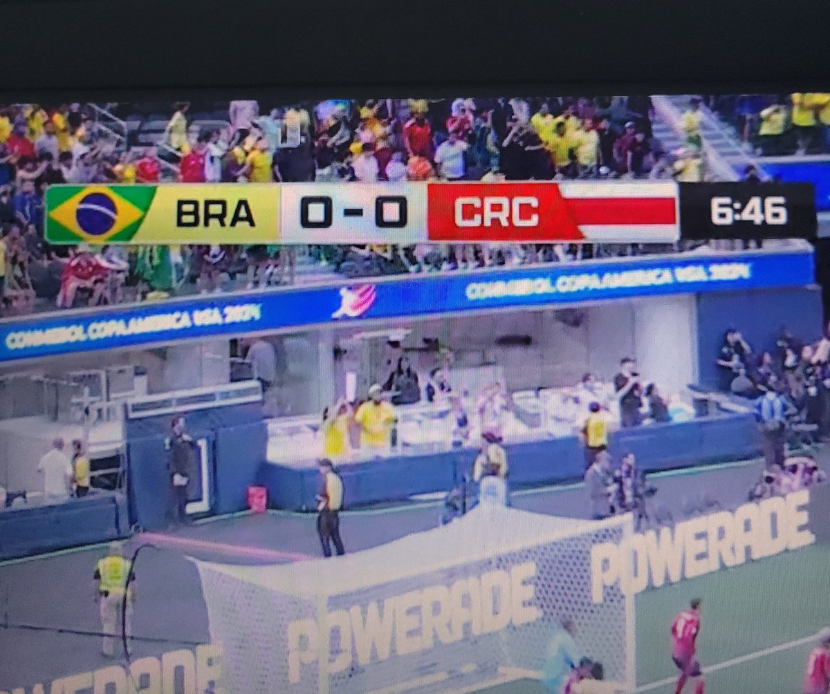 mariorrcr's tweet photo. @TSN_Sports that is not the Costa Rica flag, get it right please 🇨🇷 https://t.co/EtQC6nRWtk
