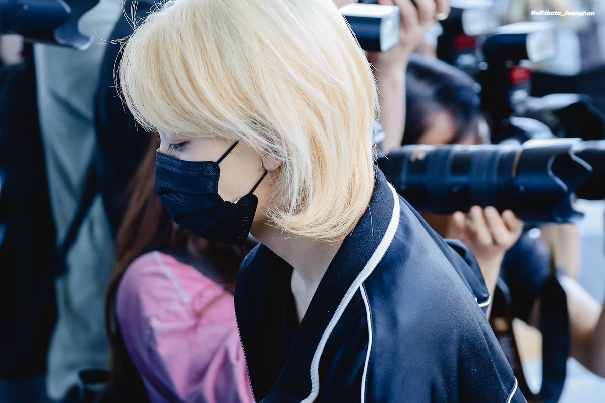 Neflibata_JH's tweet photo. 240625 ICN 촉국

HD4P

아!!!

#정한 #윤정한 #JEONGHAN
#ジョンハン 
#세븐틴 #SEVENTEEN https://t.co/8l0yicEQAU