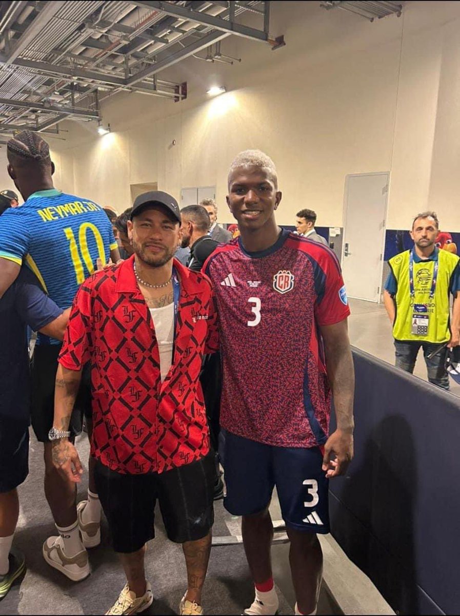 Neymar le pidió foto a Jeyland Mitchell 😎