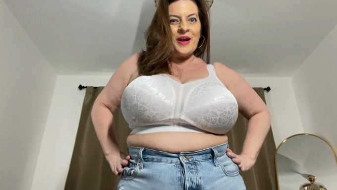 Stepmom Maria https://t.co/38QNT6IUxP #realloyalfans https://t.co/xbiO0en9RY<a href="/tag/realloyalfans"class="tags">#realloyalfans</a>