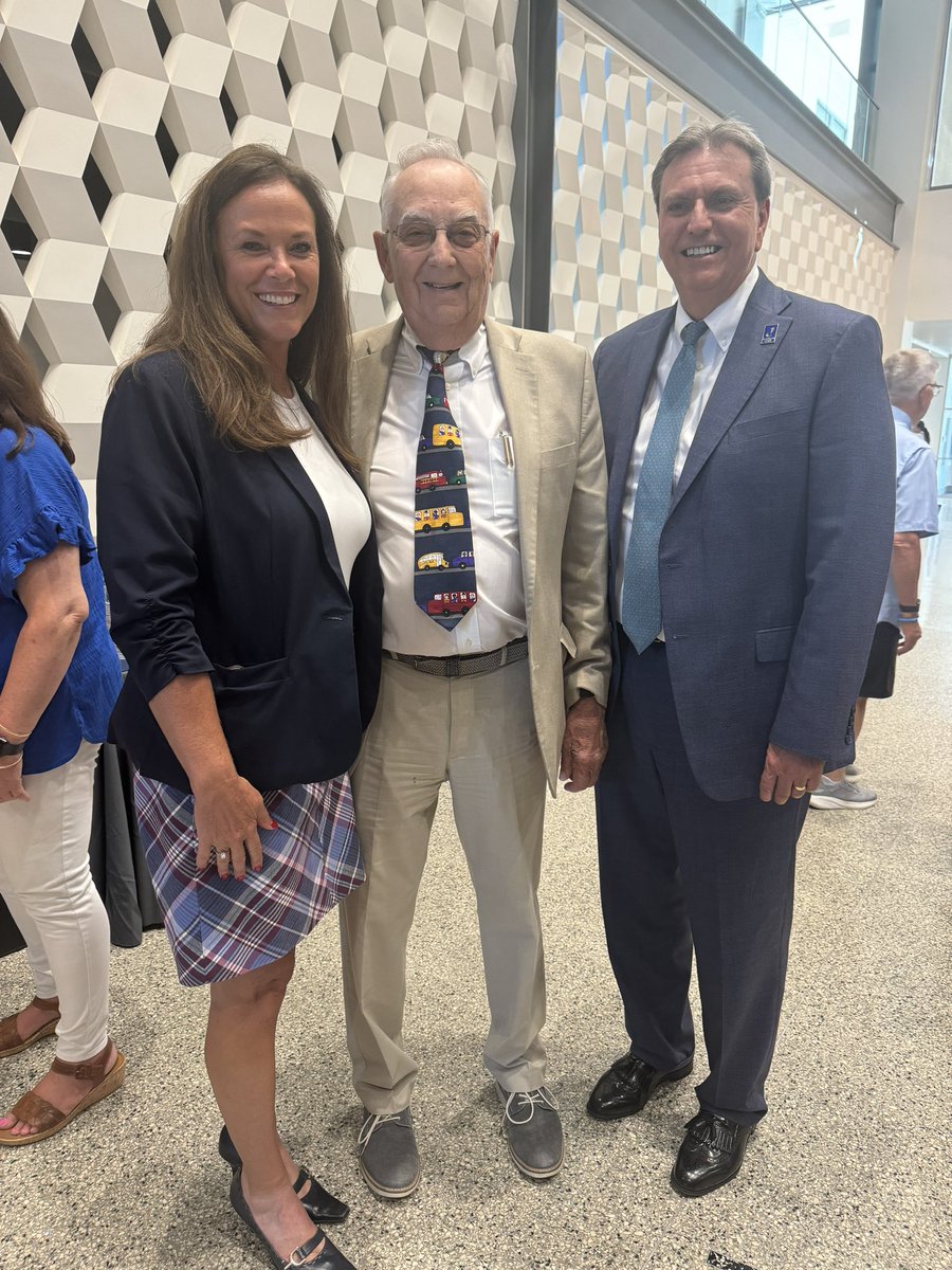Pam Lewis (@principalplewis) on Twitter photo Kansas educator icons, a terrific trio celebrating <a href="/DrMJHubb/">Dr. Michelle Hubbard</a> a career dedicated to public education. <a href="/theSMSD/">SM School District</a> proud! <a href="/KsCommissioner/">Randy Watson</a> #Team512 Kansas educator icons, a terrific trio celebrating <a href="/DrMJHubb/">Dr. Michelle Hubbard</a> a career dedicated to public education. <a href="/theSMSD/">SM School District</a> proud! <a href="/KsCommissioner/">Randy Watson</a> #Team512