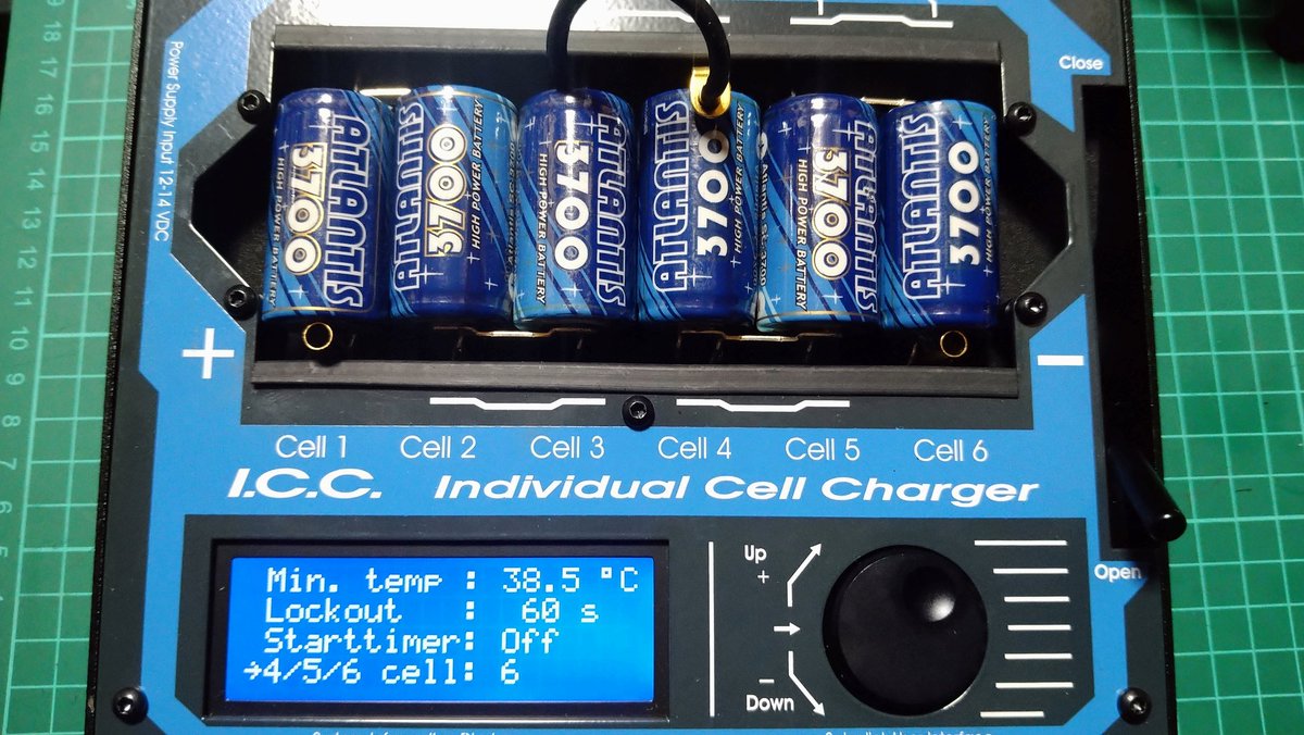 gtrsatou's tweet image. 単セル充電しております。

#SPINTEC
#アレックレーシングデザイン