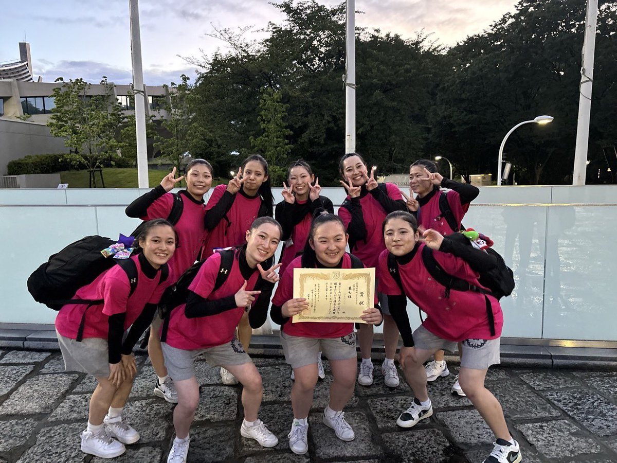 桜美林大学チアリーディング部THREE NAILS CROWNS (@tnc_cheer