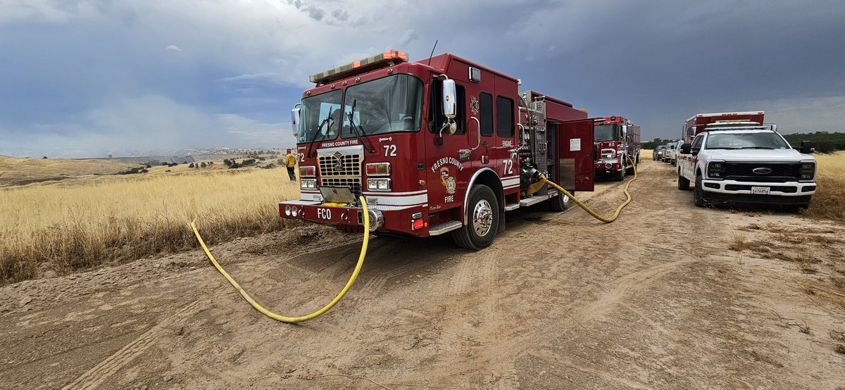 #FKULightningComplex Eastern Fresno County has experienced over 1000 lightning strikes in the past 3 hours. Here are the fires that we are currently working in the area:

Strike Fire-Tollhouse Rd &amp; Pittman Hill, 20x20 spot, fire contained.

Flash Fire-Kings Canyon &amp; Cove Rd, 170