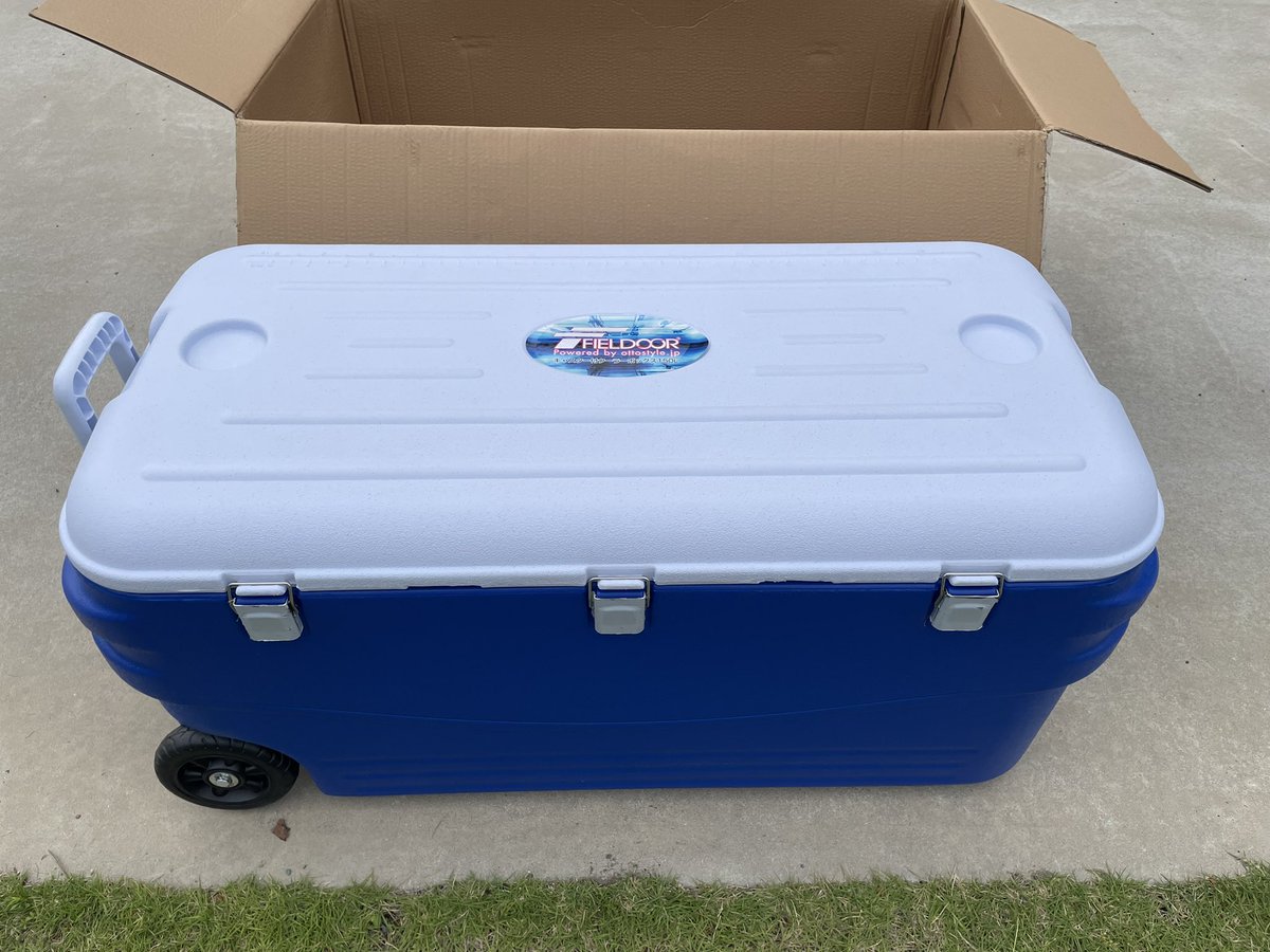dqmls_E's tweet photo. マグロ用に150Lクーラーボックス購入しました！
めちゃでけぇー！
とりま錆止めしまーす https://t.co/0kWzBAQGBw