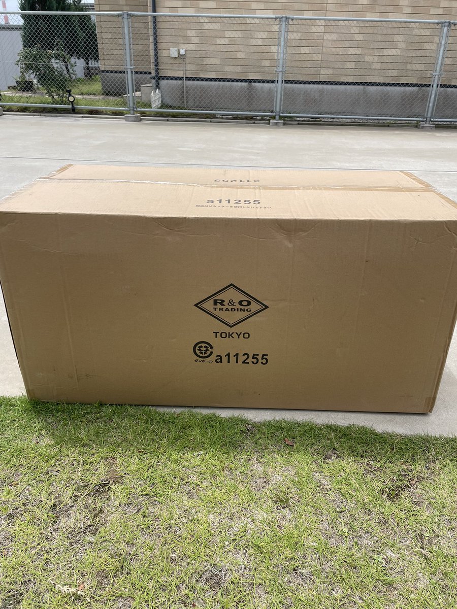 dqmls_E's tweet photo. マグロ用に150Lクーラーボックス購入しました！
めちゃでけぇー！
とりま錆止めしまーす https://t.co/0kWzBAQGBw