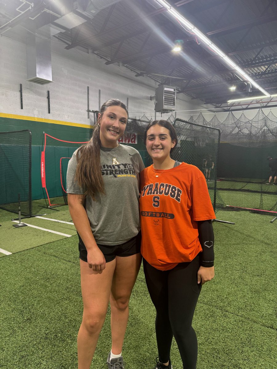 AmandaRedmiles's tweet photo. Putting in the work with @avabeam2023 today at pitching lessons. @AppStateSB @TincherPitching https://t.co/eQRuCT4K7T