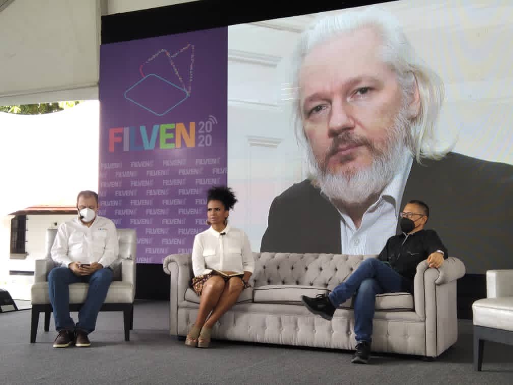 En 2020 la XVI Feria Internacional del Libro de #Venezuela incluyó en su programación un espacio de solidaridad con Julián Assange albaciudad.org/2020/11/el-lla…. Fue un minúsculo granito de arena en la lucha mundial por su libertad, que al fin se ha hecho realidad hoy. ¡Enhorabuena!