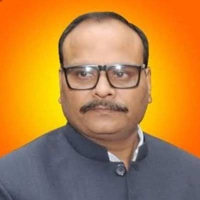 RanuKhare16's tweet photo. जन्मदिन की हार्दिक-हार्दिक शुभकामनाएं भाई साहब @brajeshpathakup https://t.co/Mz9XEx2Wdm