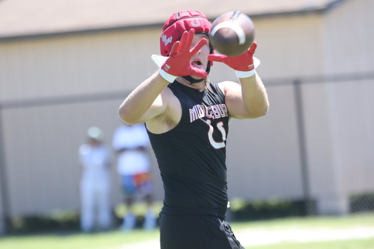 Good passing action from Middleburg in passing scrimmage against Hilliard...Zwilling with a few snags and an ankle breaker Billy Sims move..J williams i think four TDs...Joel Lowe with INT