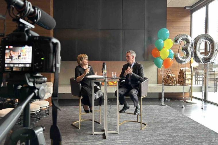 picardonhealth's tweet photo. David O'Toole, outgoing CEO of @CIHI_ICIS, on how health care data have improved the care of Canadians over the past decade. Q+A by @Avis_Favaro. Podcast🎙️available on:
Apple: https://t.co/5zvW5fFWaX
Google: https://t.co/pzBTftUxry
Spotify: https://t.co/5djpVt9VmY #TheCHIP https://t.co/ieYWpLlxFh