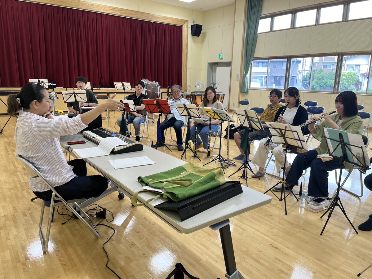 kai_west_wind's tweet photo. 【コンクールまであと3週間！】

本番まで1ヶ月を切った今週末は、合奏にくわえてセクション練習も実施❗

少人数で細部にこだわって練習しました🎶

ここからますます追い込みをかけて、より良い演奏ができるよう、団員一同がんばります🔥

#山梨
#甲府
#吹奏楽
#音楽
#甲斐WESTWINDアンサンブル https://t.co/kw3sf4OnLp
