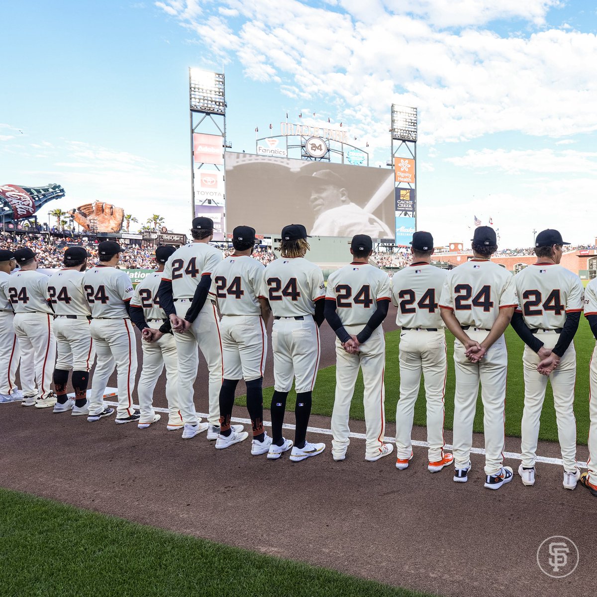 SFGiants's tweet image. 24 ♾️