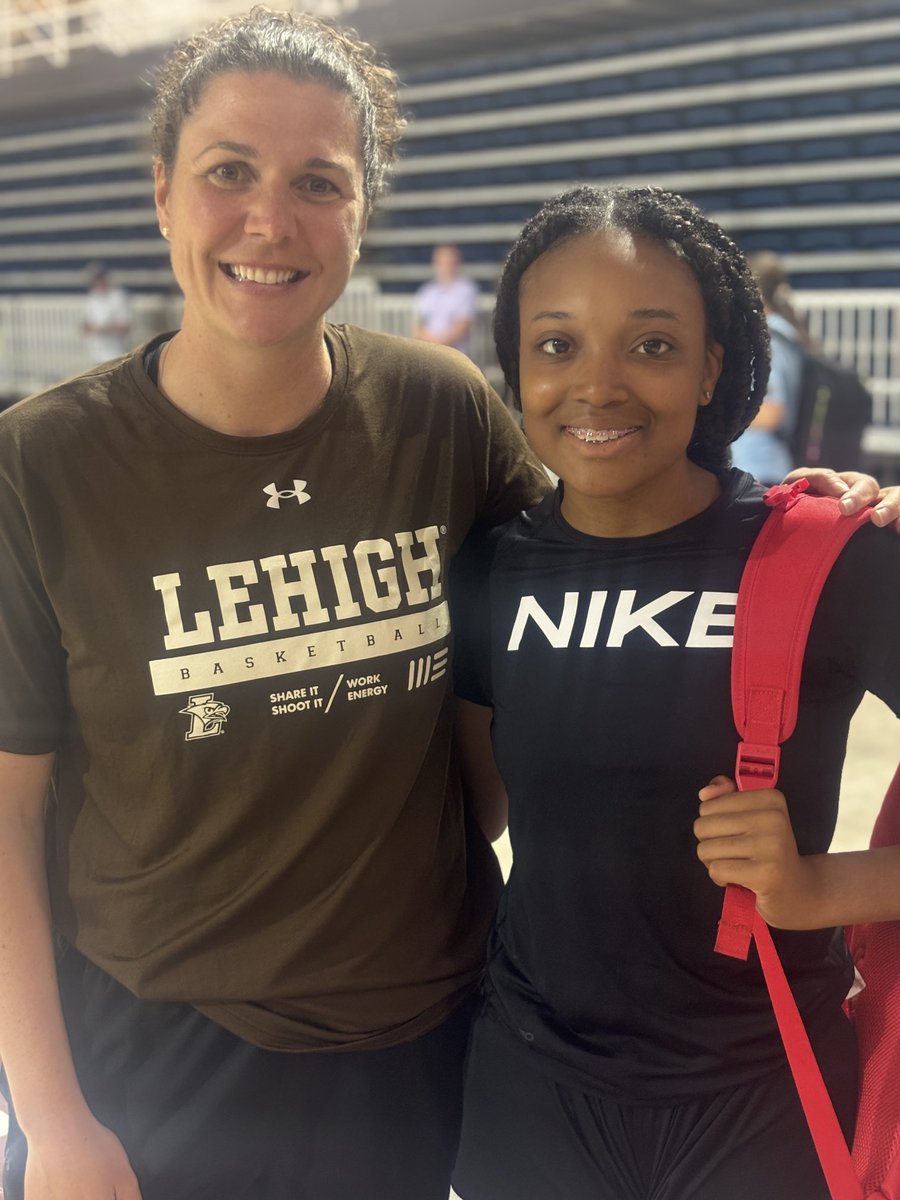 Thank you ⁦<a href="/LehighWBB/">Lehigh Women's Basketball</a>⁩, ⁦<a href="/amicker23/">Addie Micir</a>⁩, ⁦<a href="/CoachKait_/">Kait Cresencia</a>⁩ , and <a href="/CoachMags21/">Maggie Gallagher</a>. I had a great time at camp and learned a lot!