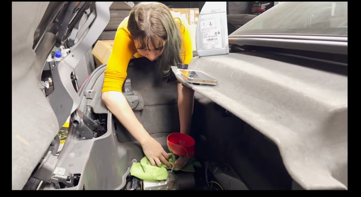 JQiu86's tweet photo. @hjwakerley The hardtop roof mechanism could have a series of trouble if not maintained properly. https://t.co/IOx9aQydoa