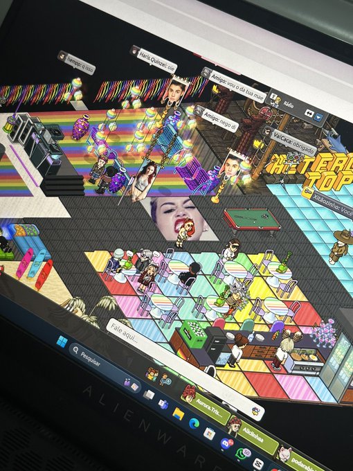 Momentos antes do habblet cair 🥲 https://t.co/ayXOSzIphd