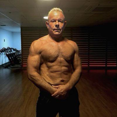 SwingingJules's tweet photo. #NewProfilePic https://t.co/4ef10iHXae