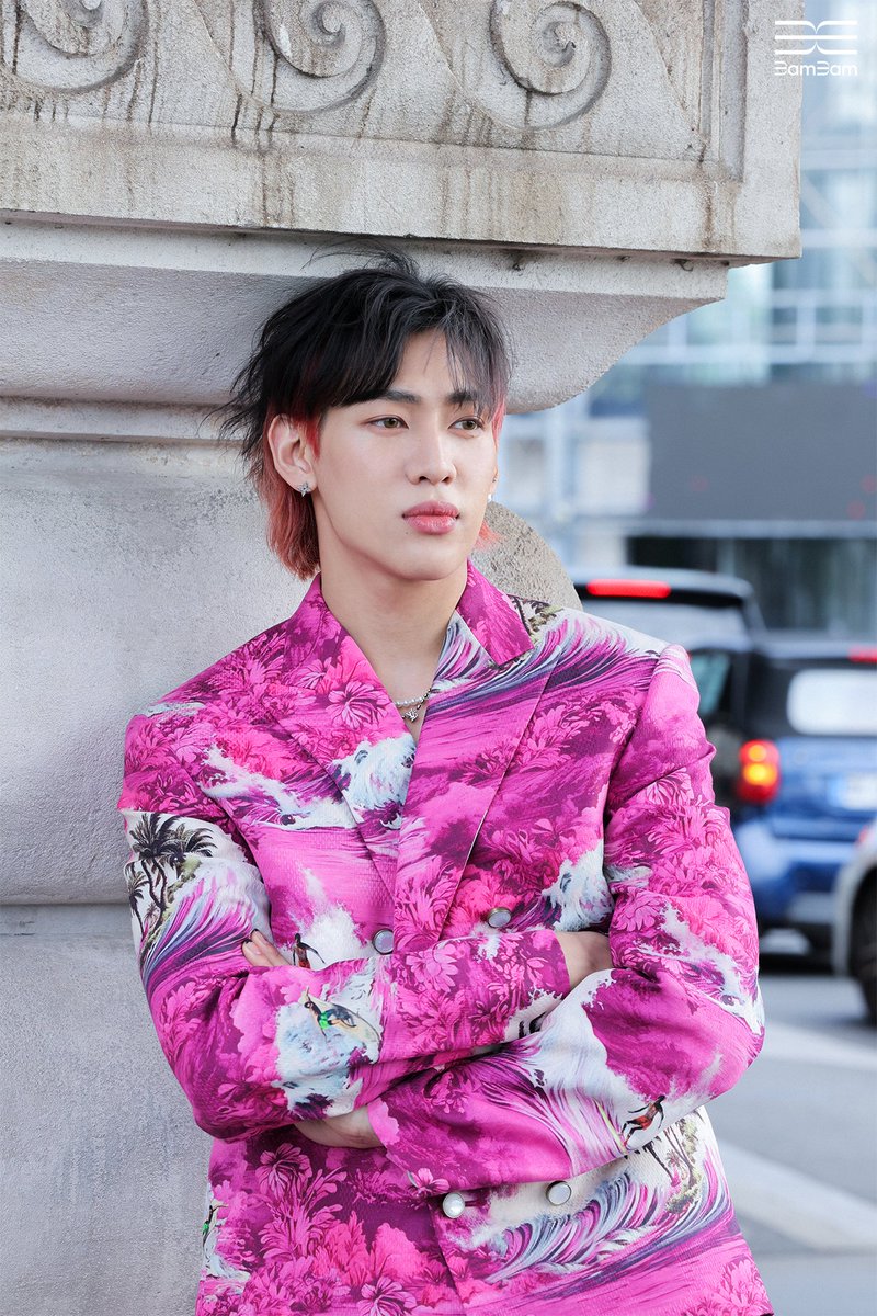 BAMBAMxBAMMIE's tweet photo. [PHOTO]
⠀
𝓑𝓪𝓶𝓑𝓪𝓶 𝓧 𝓛𝓸𝓾𝓲𝓼𝓥𝓾𝓲𝓽𝓽𝓸𝓷

[📸] Louis Vuitton Men’s Spring-Summer 2025 Show
🔗 https://t.co/o6fzhfp5T5

더 많은 사진은 뱀뱀 위���스에서 확인해 주세요🖤

#뱀뱀 #BamBam
#louisvuitton #LVMenSS25
@louisvuitton https://t.co/aHeCqOulAc