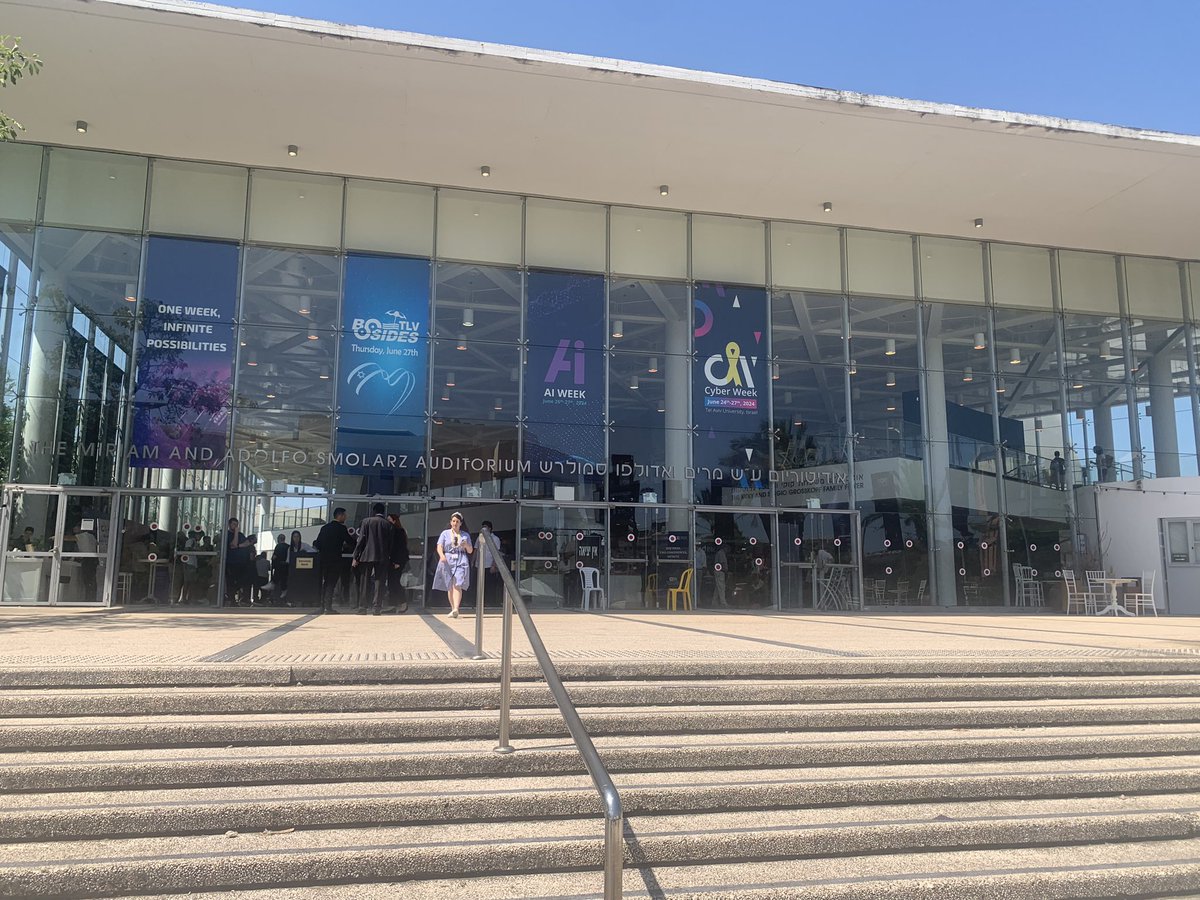 TelAvivUni's tweet image. “We have an amazing generation coming up. Those who are fighting right now will bring incredible resilience, work ethic and skills as super-entrepreneurs and leaders of the next 50 years,” says @naftalibennett at the opening of @CyberWeekTLV “Now is the time to invest in Israel!”
