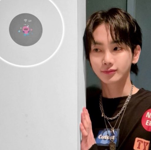 Ray20080525's tweet photo. 顔面が良すぎる🤦🏻♀️
なんかキュルキュルしてるね🥺💗ドユコト
#SHINee #샤이니
#LG전자 #LGELECTRONICS #휘센 #WHISEN #SHINeeXWhisen https://t.co/fmfc8o2tXb
