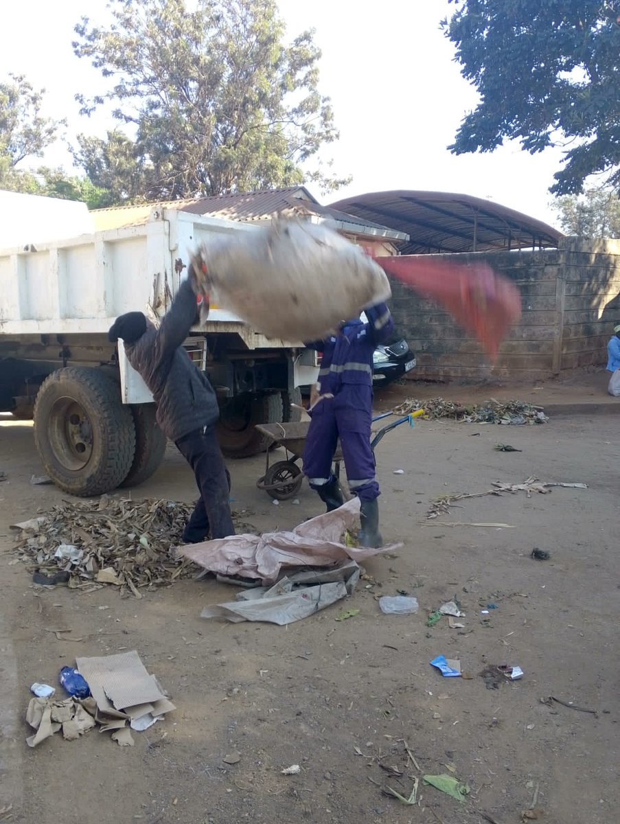 LandsHousEnergy's tweet photo. The department of Housing and Urban Development  implementing the" Ngarisha Mtaa Na Governor Wavinya Ndeti" program under the leadership of the Chief Officer in- charge Mr.Collins Adipo across Mavoko,Machakos and Kangundo Municipalities respectively. https://t.co/N7e0rRO7UK