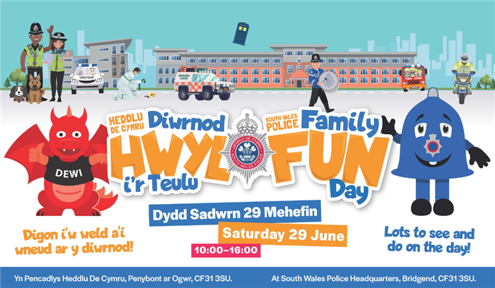 commissionersw's tweet photo. The @swpolice Family Fun Day is this Saturday! 🚨🚔
Don't miss out on a fun filled day where you'll get the chance to:

🚓🚒🚑Get behind the scenes of emergency service departments
👋Visit our stall &amp; take part in a range of activities
🐉Meet our mascot - Dewi the Dragon https://t.co/YogwVju6ih