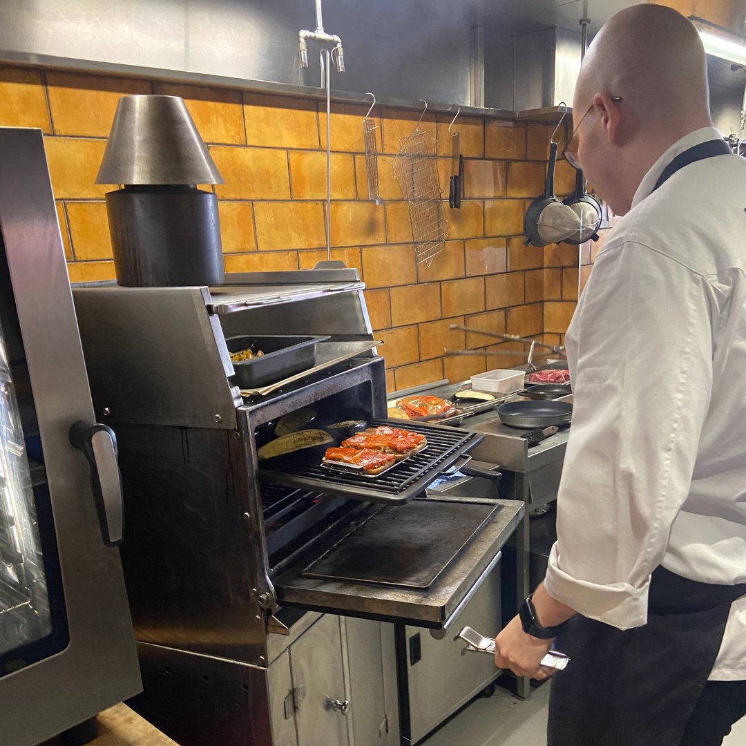 TargetCatering's tweet image. Another successful Josper x Hatched demonstration day 🔥

Hosted by middleby at Hatched in London.🥘 JOSPER Charcoal Equipment are  transforming grilling traditions with their revolutionary charcoal  ovens, creating 13 immersive dishes perfectly suited for your kitchen!