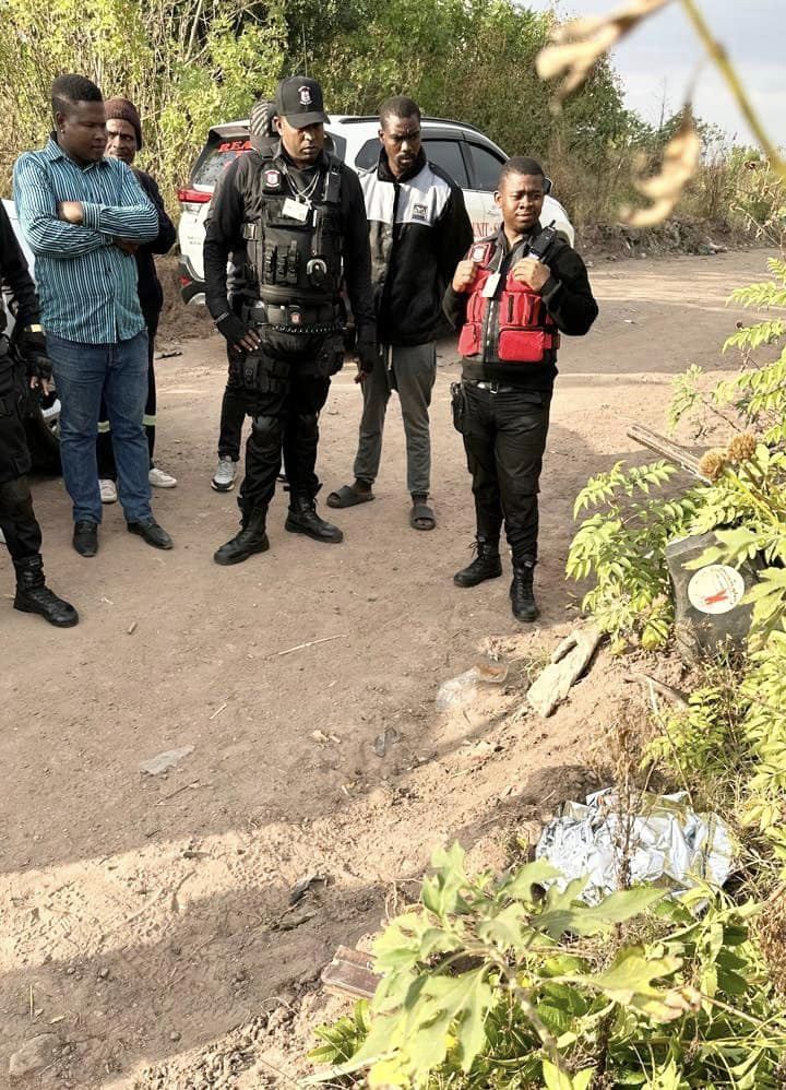 _ArriveAlive's tweet image. Newborn baby found dead in a binbag in KZN  shorturl.at/0SSIu

#ArriveAlive #Newborn #Deceased #Binbag #KZN @ReactionUnitSA