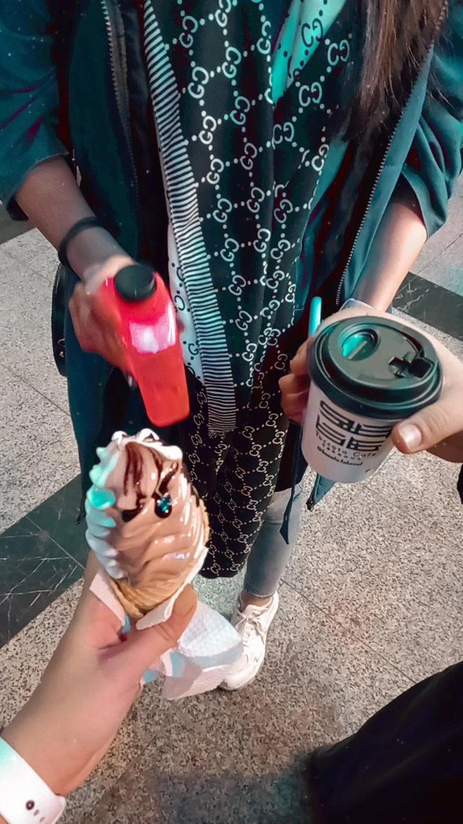 بیشتر از هفت ساله دوستیم ولی هیچ ربطی بهَم نداریم🐸