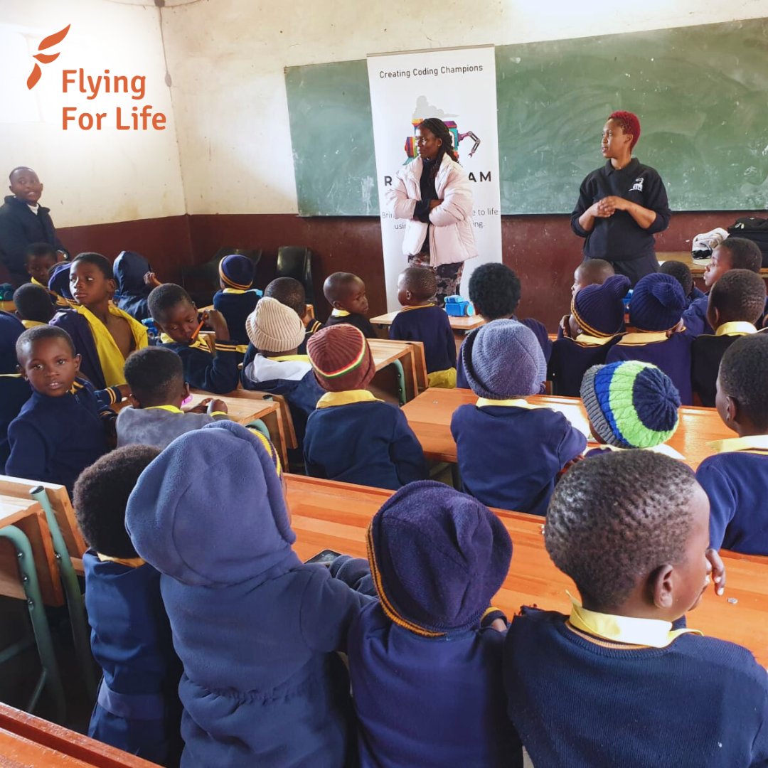 FlyingforLife1's tweet image. #RoboSteamTrain #youthworkshop: 200 learners, 18 teachers. 
Th kids learnt a lot &amp;amp; were exposed to a new world that they never thought existed. We're looking for sponsors to help w funding booklets/robotic toys to give to th kids to continue to learn &amp;amp; explore th world of robots.