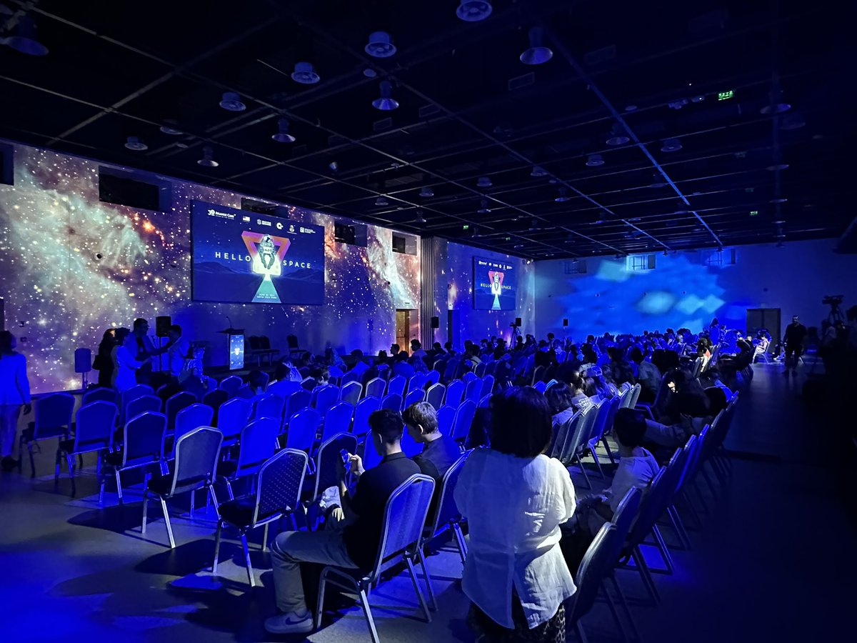 Excited to talk at the Hello Space science festival in Sofia this morning, on <a href="/ESA_ExoMars/">ESA_ExoMars</a> and <a href="/ExoMarsPanCam/">ExoMars PanCam</a>