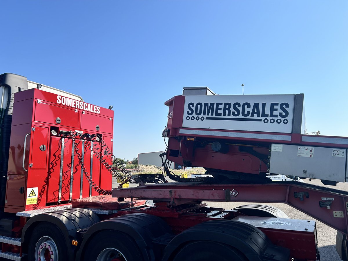 LincsPoliceOps's tweet image. #RPU working with Somercales this week moving cable reels for the Viking way

Minor delays between Boston and Bicker expected each morning between 0900-1100

#AbLoad
