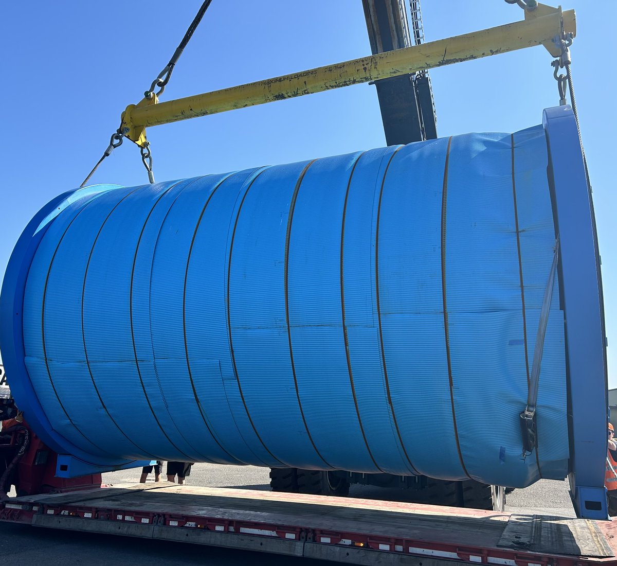 LincsPoliceOps's tweet image. #RPU working with Somercales this week moving cable reels for the Viking way

Minor delays between Boston and Bicker expected each morning between 0900-1100

#AbLoad