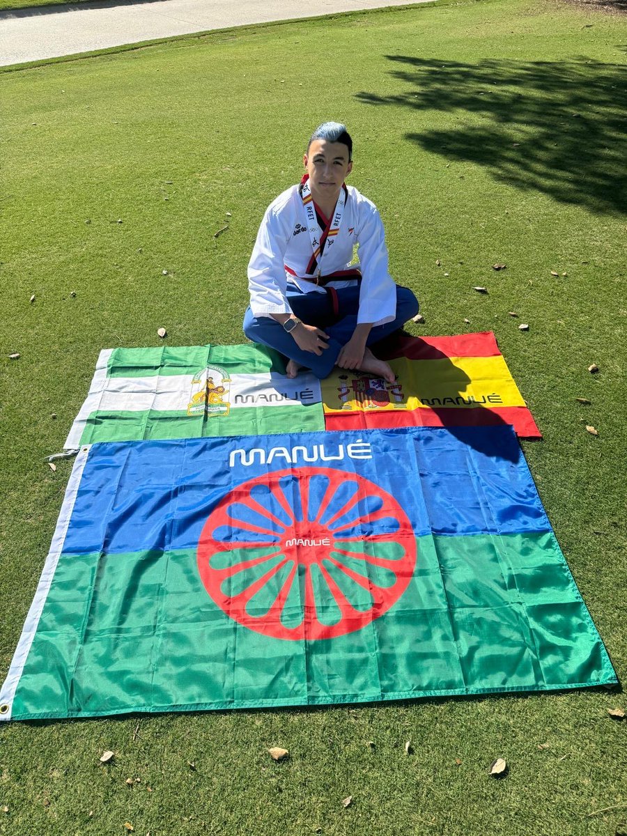 gitanos_org_CDG's tweet photo. Manuel se ha traído de vuelta el primer premio del campeonato de España Parapoomsae, encuentro no limits celebrado del 14 al 16 de junio en Mollina, Málaga. Desde aquí no podemos estar más orgullosos de hacerlo visible, eres todo un referente. ¡A seguir alcanzando sueños! https://t.co/R6tBPeSHL9