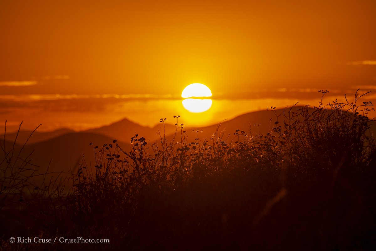 Monday #sunset in #Menifee. June 24, 2024 <a href="/VisitCA/">Visit California</a> #CAwx #StormHour #ThePhotoHour <a href="/NikonUSA/">NikonUSA</a> #NikonCreators