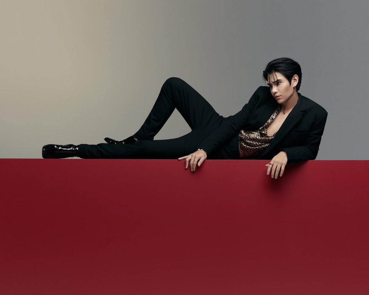 studio_onsaturn's tweet image. It’s a red box!

Congratulations to Jeff Satur for being officially announced as the latest Cartier Brand Ambassador from Thailand.

#JeffSatur
#Cartier 
#CartierThailand