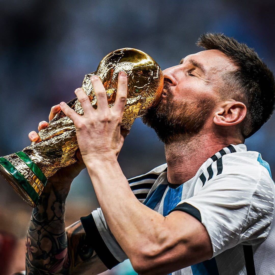 So busy at work these days 😂😂and just now fixed VPN issue so that hopefully I can catch the time to send my sincere birthday wishes to our hero. Also I am planning a chance to go for Copa America once Argentina goes to the elimination stage. Hope to see you again there!!