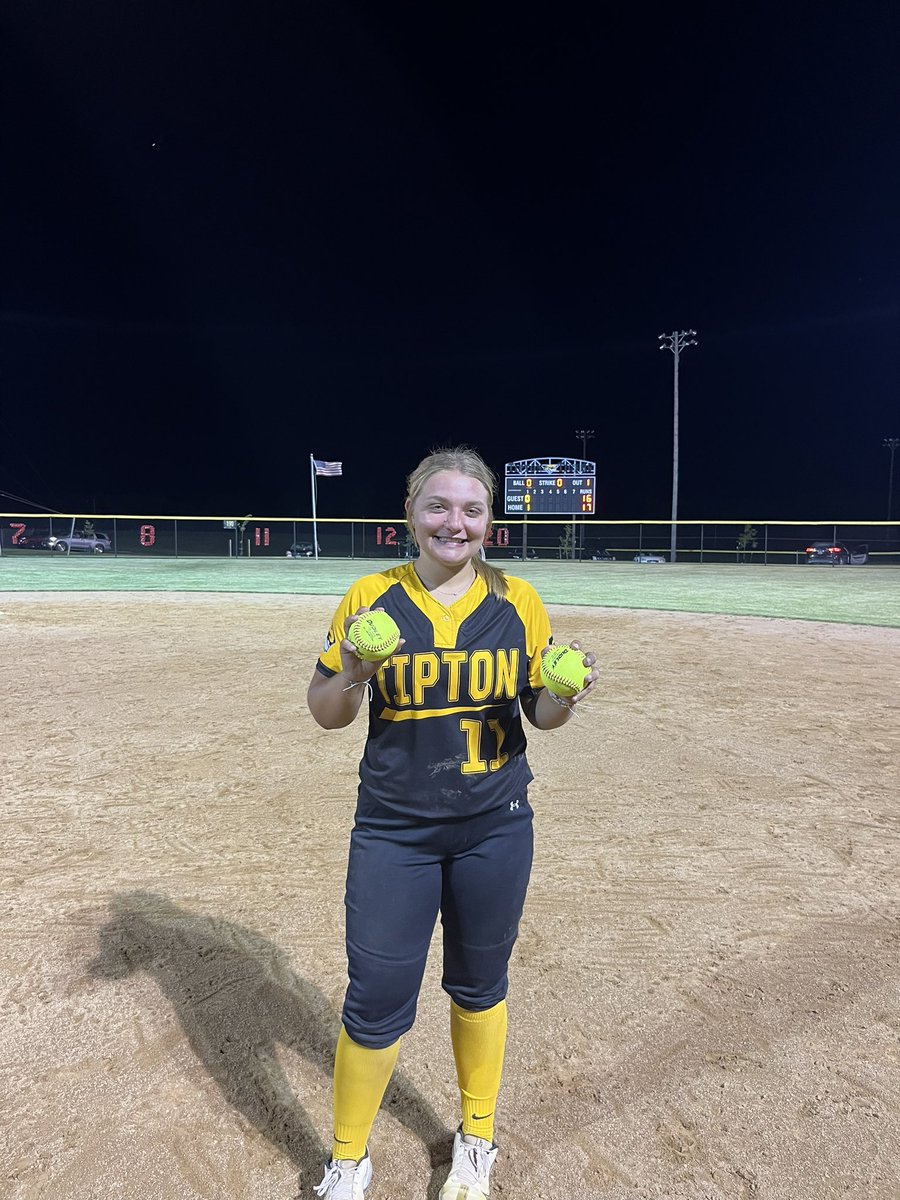 Tiger SWEEP on senior night!

We took game one in walk off fashion 6-5.

Then in game two we fought our butts off to force extra innings and win 17-16 in the 10th. We got two Burm 💣s tonight along the way. One 2-run shot and a grand slam to help force extra innings!