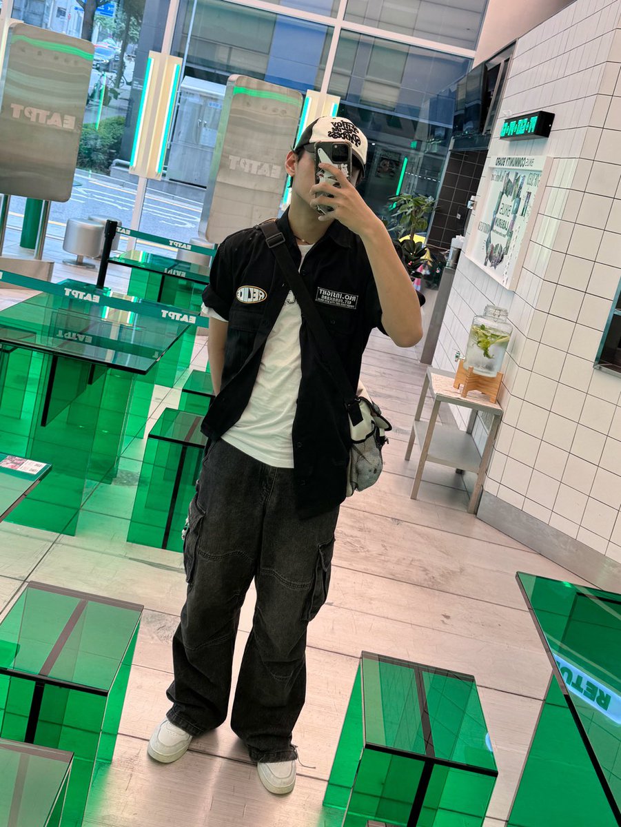 [#자얀💛] 

쏘블리들 점심 먹었어? 💛💛💛

#XODIAC #소디엑 #ZAYYAN #자얀