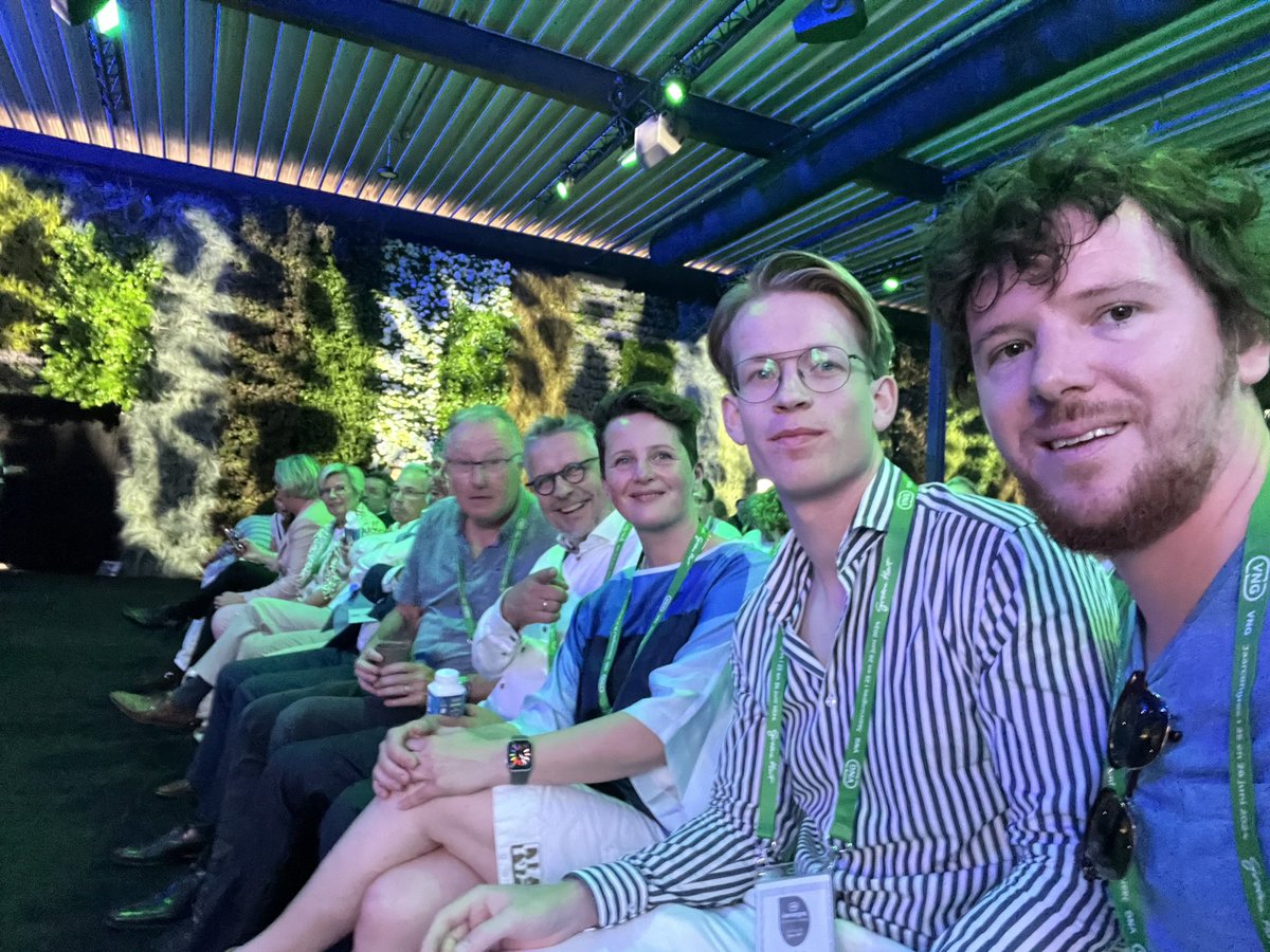 LarsRuiter's tweet image. Samen met @SjaakVriend, @M10KlaassenBos, @EGBunt en @CeesMeeldijk bij het #VNGcongres2024 #groenehart #HollandsKroon.