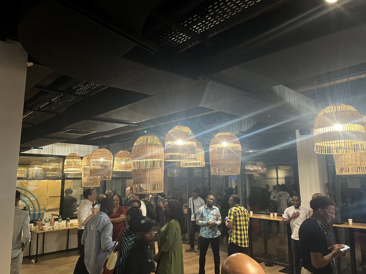 MafiniDosso's tweet photo. 🤩 Great to see new and old friends during #vcnight by @AFRICARENA
#Africanstartups meet #investors
#Abidjansummit2024
#venturecapital #africatech #innovation #africainnovates #techforsdgs
At #Mstudio 🇨🇮
With @abjintech @Le_CI20 https://t.co/pTHmFsw82o