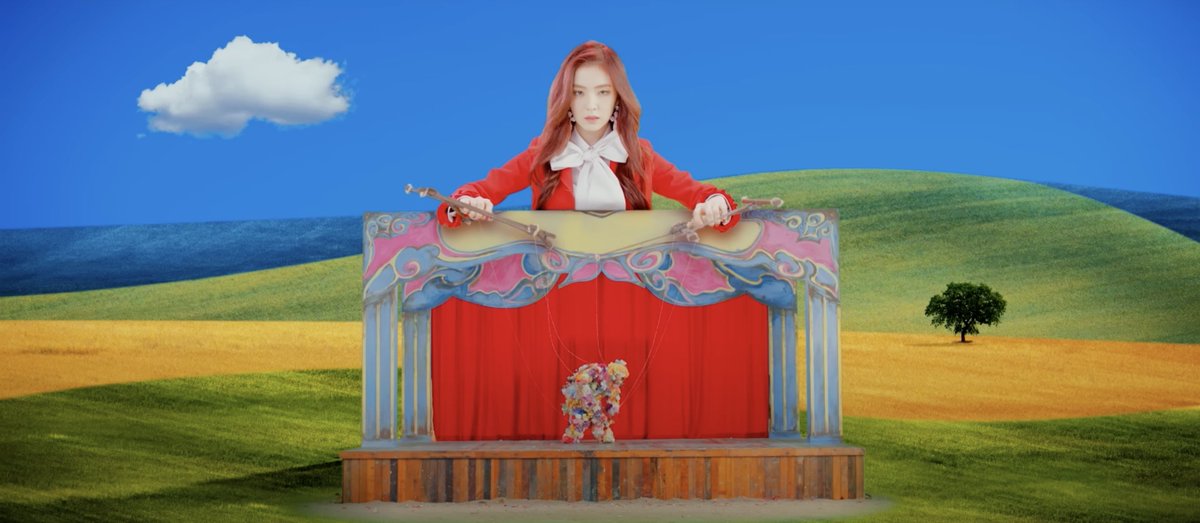 runoneonethree's tweet photo. วิเคราะห์ MV Cosmis - Red Velvet
.
หรือไอรีนจะเป็นเจ้าของเทศกาล Midsommar และซึลกิคือ Queen of May คนก่อนหน้านี้?
.
อย่างที่ลัฟวี่เดาๆ กันว่าไอรีนมักเป็น Last Boss ในหลายๆ สตอรี่ที่ผ่านมา กับคัมแบคครบรอบ 10 ปีนี้ พี่เบก็ไม่ทิ้งตำแหน่งนี้ไปจากเดิม! (1)

#RedVelvet #Cosmic_Love https://t.co/fP8crAdZZk