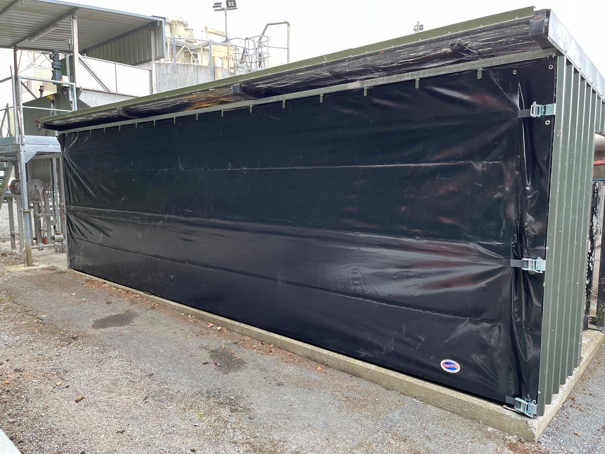 ClonmelCovers's tweet image. Based on our Sliding windbreaker , this screen is made for 610gsm pvc and runs on a track and roller system ,so can be opened and closed with ease  # windbreaker  #WeatherProtection  #RainShield