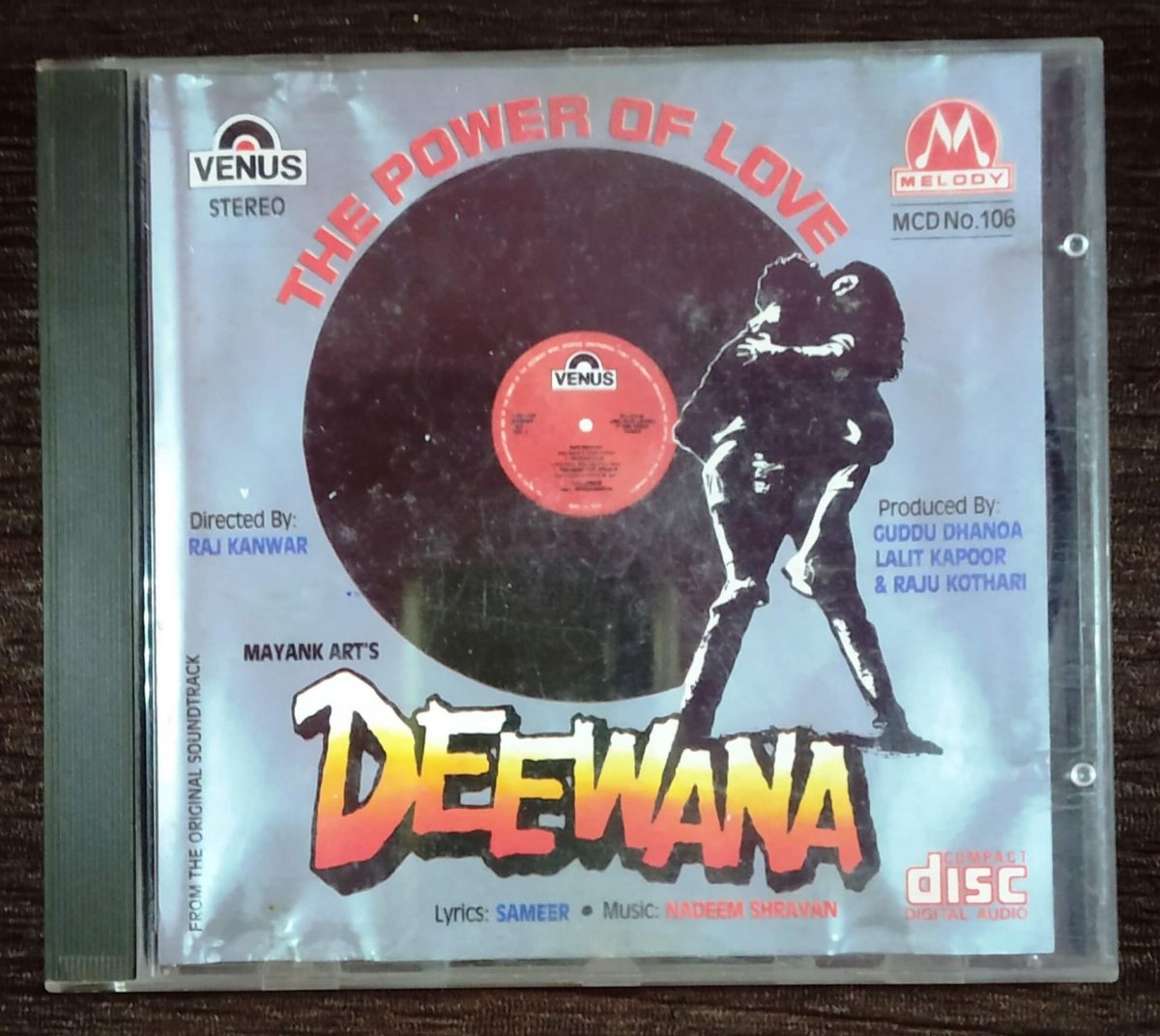 MovzMusicals999's tweet photo. #32YearsOfShahRukhKhanEra
#32YearsOfDeewana

#ShahRukhKhan debut film and second highest grossing hindi film of the year 1992. 

#Deewana Audiocd

#NadeemShravan musical

@iamsrk #RishiKapoor #Divyabharati #Rajkanwar https://t.co/CCWpdgb83B