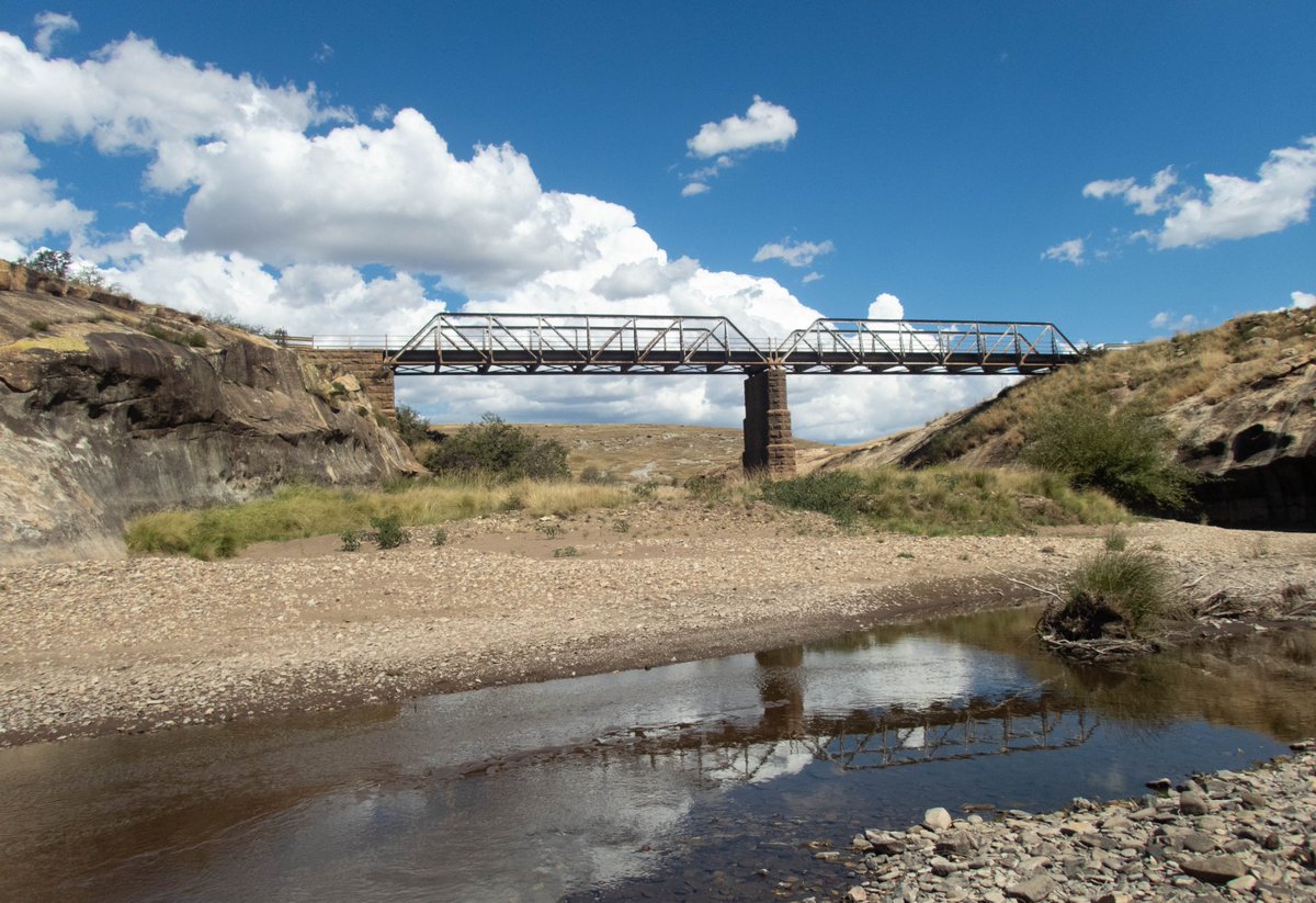 4⃣ days to Go!  A different perspective of the Bell Bridge which every runner will travelling over to get to the start.
#Breathtakingtrailrun #Rhodesrun24